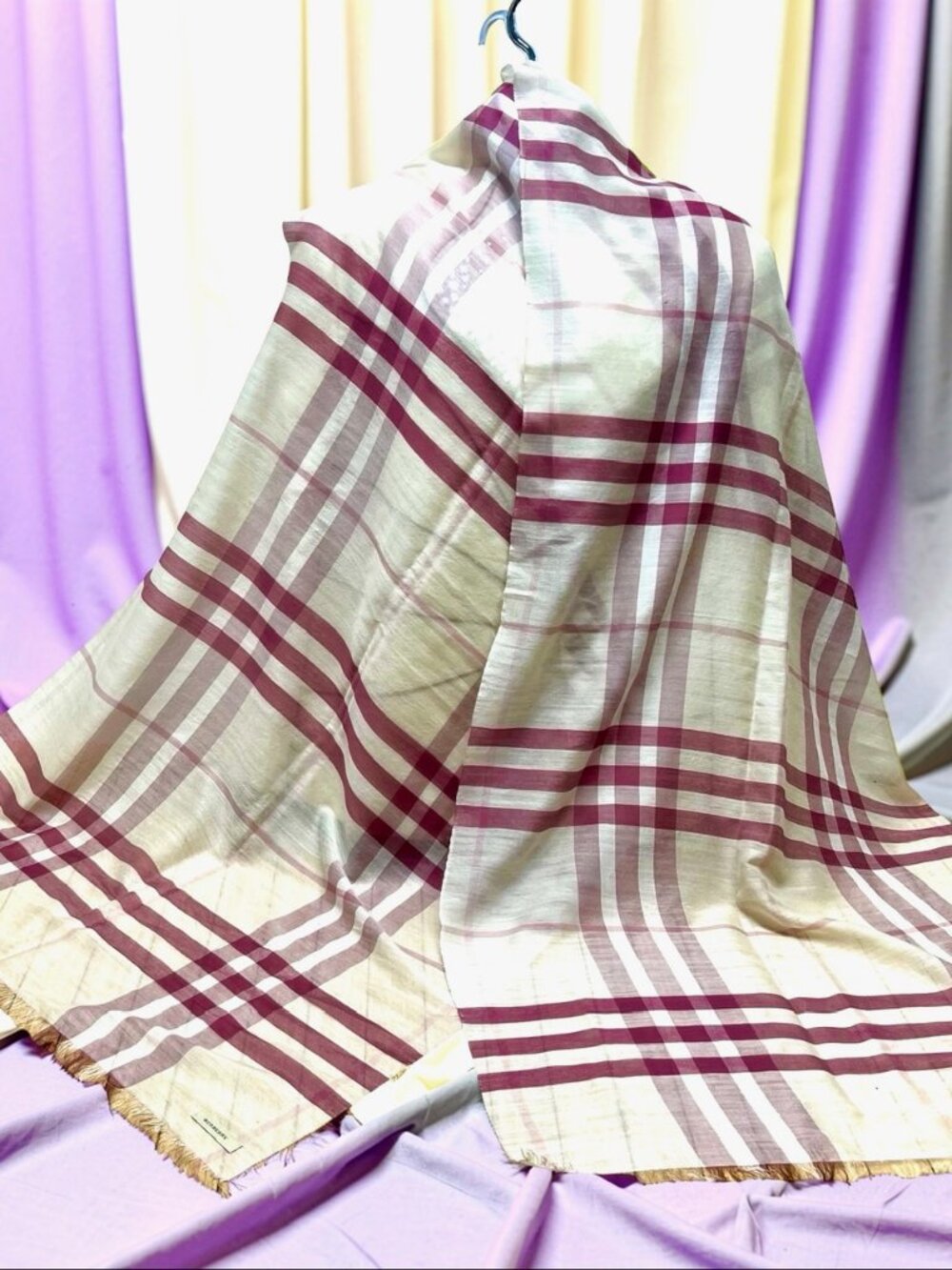 E-Large Burberry Scarf Shawl Stole Wrap 80% Wool  20% Silk 100"x28" Fringed(37